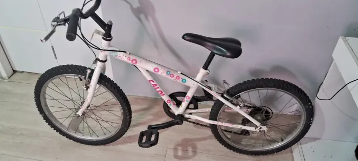 Bicicleta Caloi Ceci com 7 marchas 