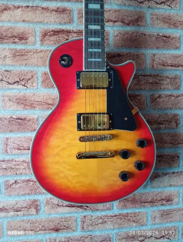 Guitarra SX Les Paul EH-3 Cherry Burst, parvelo no cartão de crédito em até 12x.