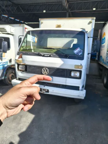 Caminhão 7.110 volks
