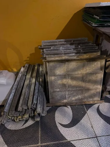 Esquadro para fabricação de placas de gesso