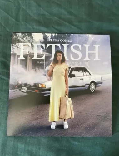 Vinil Fetish Selena Gomez