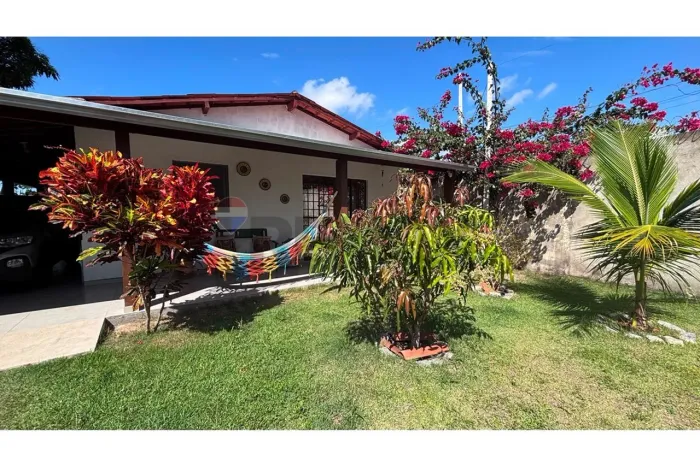 Casa com piscina em Paripueira 2 quartos uma suíte + dependência (PORTEIRA FECHADA)