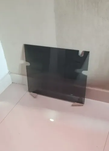 vendo um basculante de vidro.