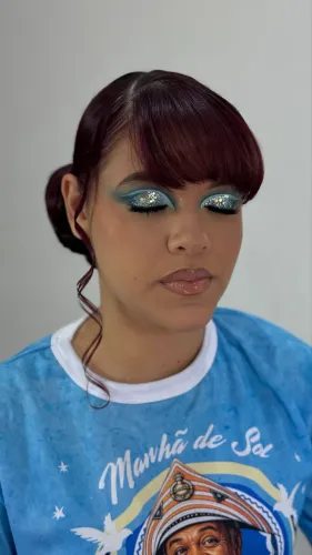 MAQUIAGEM PENTEADO DOMICÍLIO