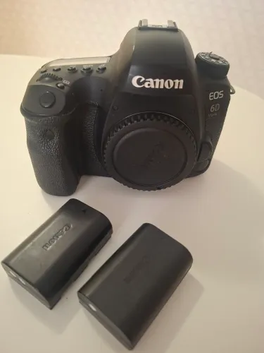 Câmera DSLR canon 6d mark II com 2 baterias originais 