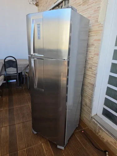 Vendo Geladeira Electrolux Frost Free (Entrego)