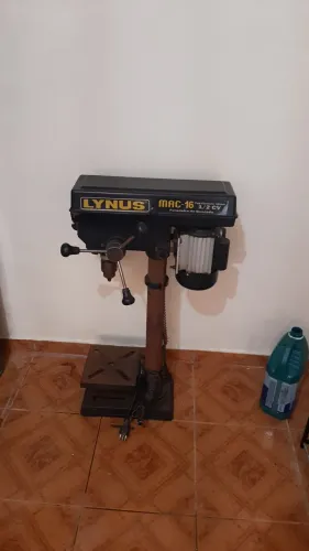 Furadeira de bancada linus