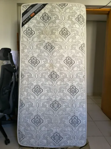 Colchão solteiro (Molas) 30cm