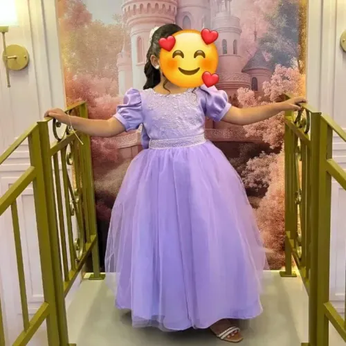 Aluguel de vestido lilás infantil ideal para formaturas e outros eventos