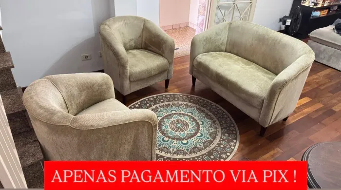 Conjunto de sofá 2 lugares e 2 poltronas em Suede