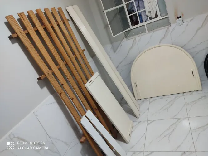Cama de madeira
