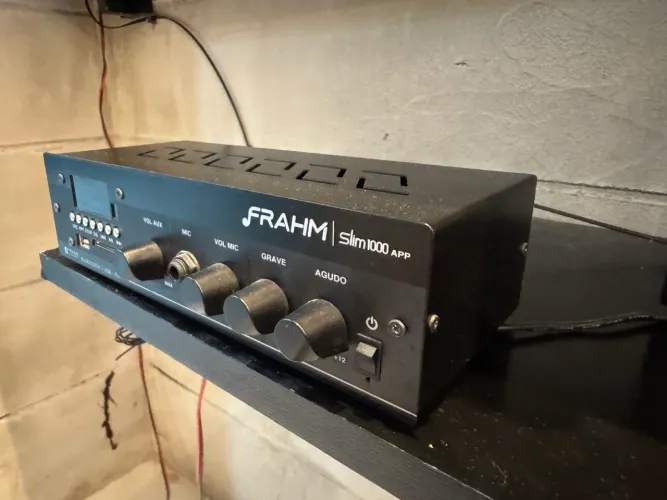 Amplificador de Som com duas Caixas JBL