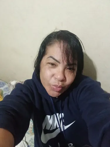 Cuidadora de criança e idosos 