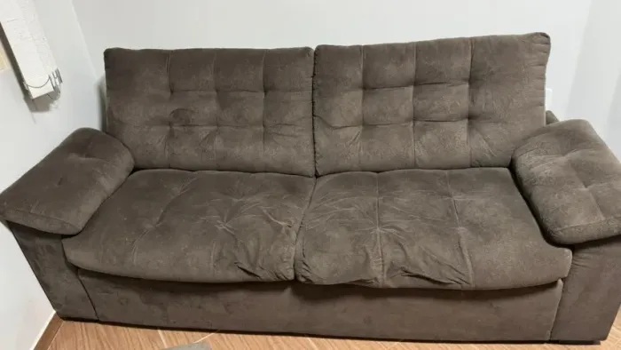SOFÁ DE 2 E 3 LUGARES MARRON MARCA BURITI SUPER CONSERVADO