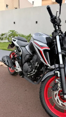 Fazer 250 2026 com 900KM Apenas