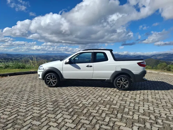 Fiat Strada Trekking 1.6 16V Flex CD 2015