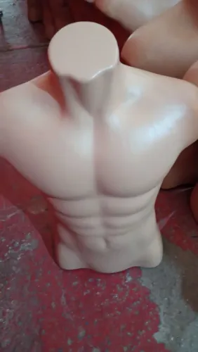 Manequins!!!!Busto masculino 40,Busto feminino 30,pernas 60,tenho alguns de corpo inteiro