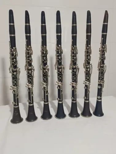 Clarinetes para manutenção, lote com 7 unidades.