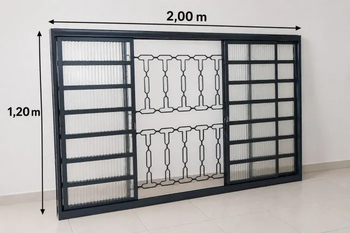 Janela de ferro maciço com vidros intactos NEGOCIAVEL