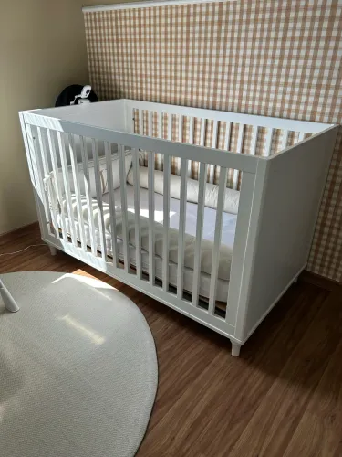 Berço que vira mini cama Divicar 