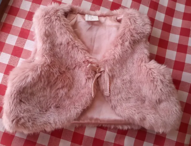 Colete h&m para bebê 4 a 6 meses