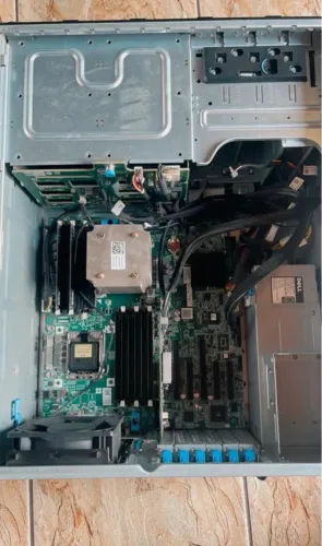 Servidor Dell PowerEdge T420 - Tem 3 HD de 500GB