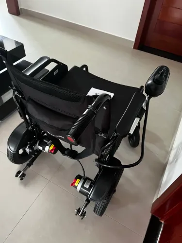 Cadeira de Rodas motorizada 