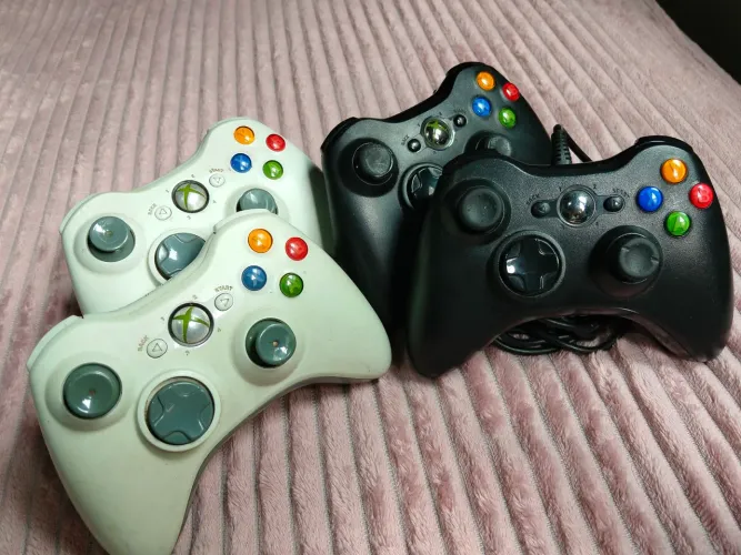 Lote 04 controles Xbox 360 por 199,99