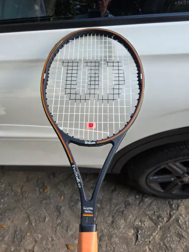 Raquete de tênis wilson relíquia