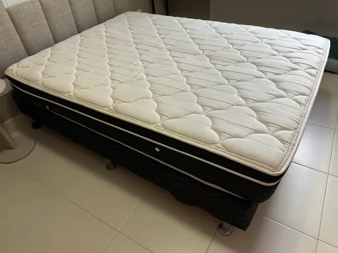 Cama box e colchão