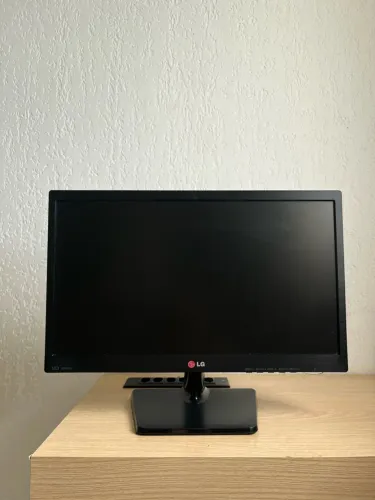 Monitor LG Flatron 20EN33 19,5? LED - Completo e Funcionando