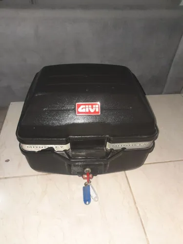 Baú Givi 27 litros