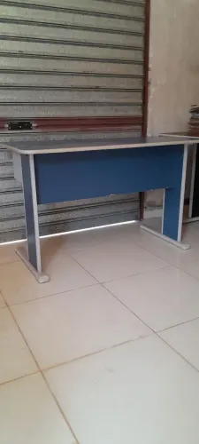 Mesa p/escritório