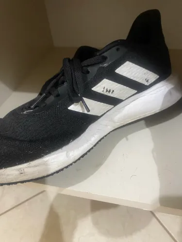 Tenis adidas bounce + nike revolution 6
