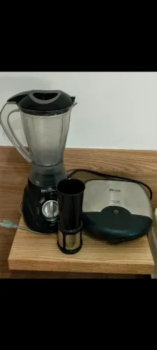 Liquidificador e grill 50 reais cada 