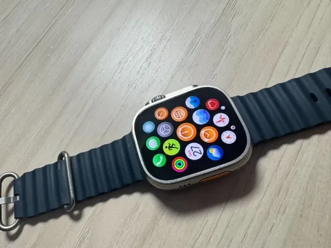 Apple Watch Ultra 2 49mm Titânio | Bateria 96% + acessórios