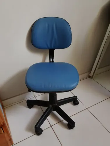 Cadeira de escritório giratória