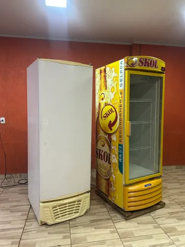 cervejeiro e freezer de congelamento