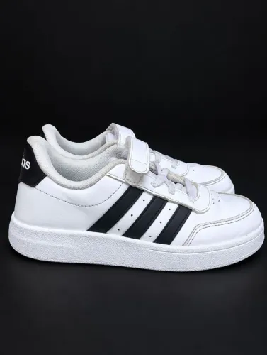 Tênis Adidas 