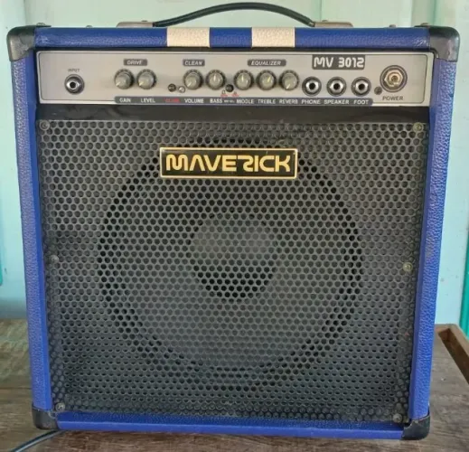 Amplificador Maverick MV 3012 30 watts RMS