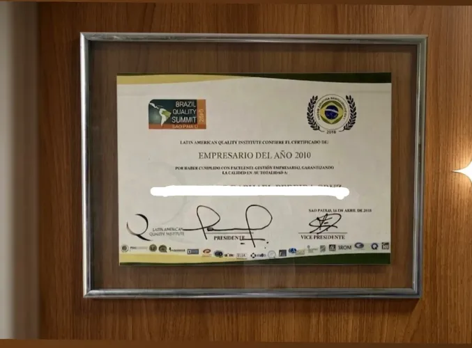 Moldura em para diploma 