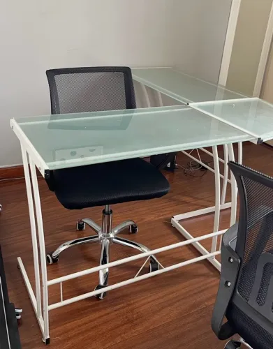 Mesa de escritório em L