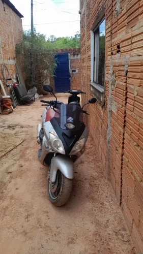 VENDO ESTA MOTO PRIMEIRA