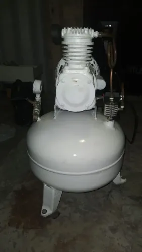 Compressor odontológico. Seminovo