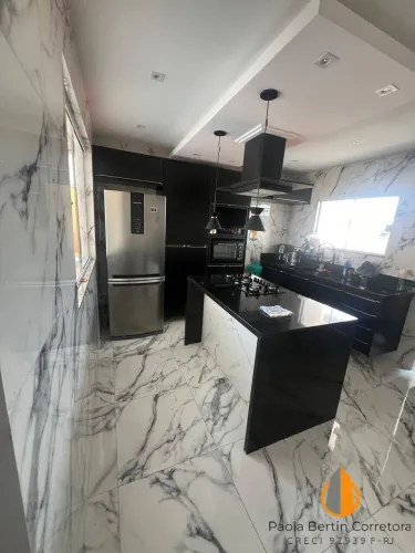 Casa à Venda no Condomínio - 3 Quartos, Piscina, Área Gourmet e Garagem