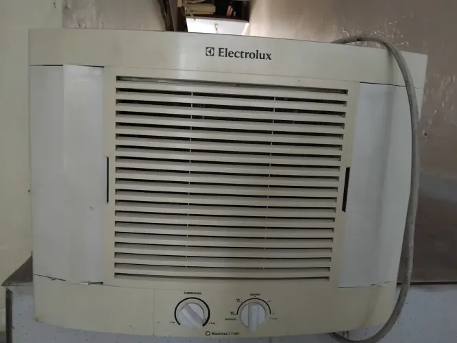 Vendo ar-condicionado electrolux