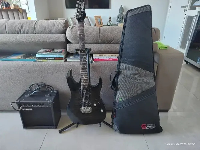 Guitarra Gio Ibanez cor Preta Semi Nova + caixa som yamara - Vendo ou troco!!