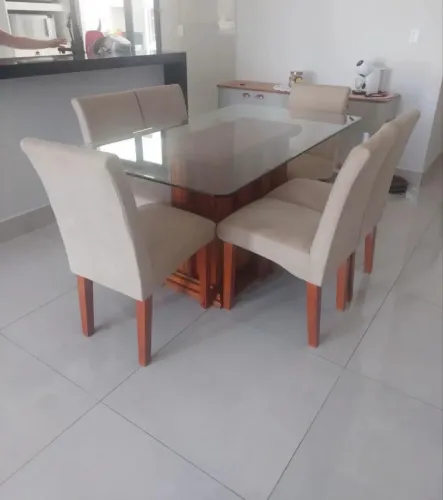 Conjunto de Mesa com 6 Cadeirasem Madeira  Maciça