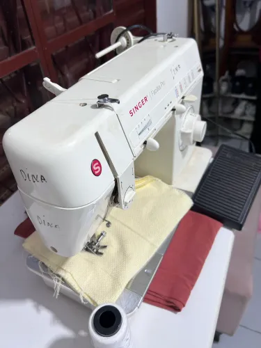 Máquina Singer Facilita Pro