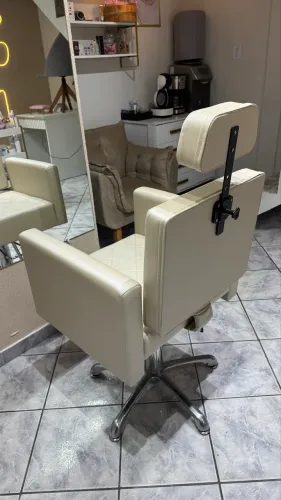 VENDO CADEIRA RECLINÁVEL PARA SALÃO/BARBEARIA